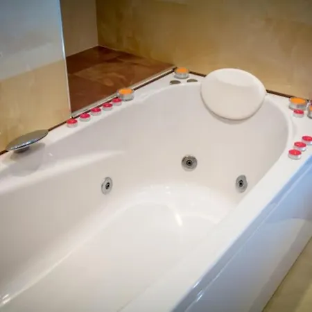 High Tech - Luxurious Apartamento